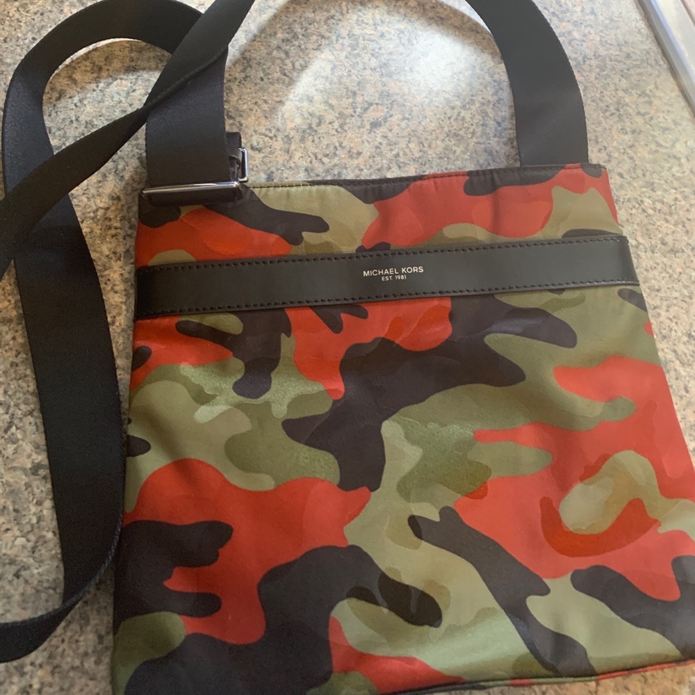 Michael kors cross body
